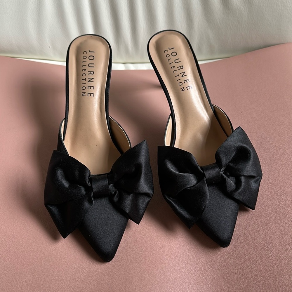 Satin Bow Pumps